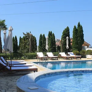 Aleksandrus Jardin 3* Arape-Rashbulli